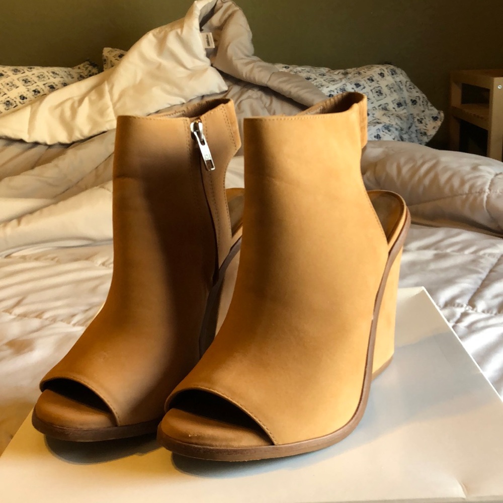 Steve Madden platform heels